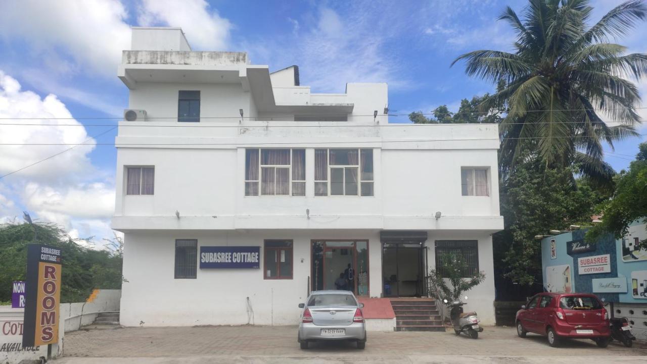 Subasree Cottage Tirunallar Exterior photo
